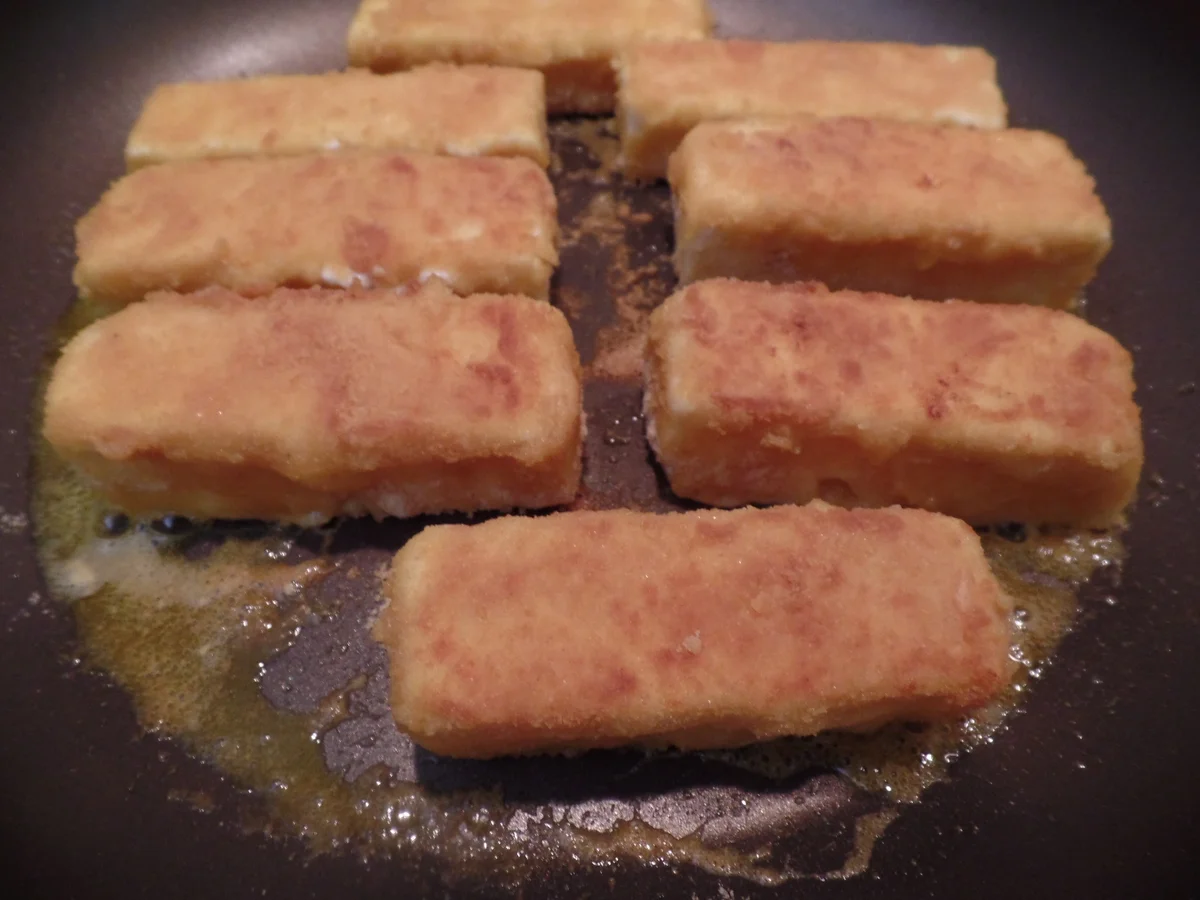 Feta -Sticks auf Tomaten-Gurken-Salat - Rezept - Bild Nr. 15773