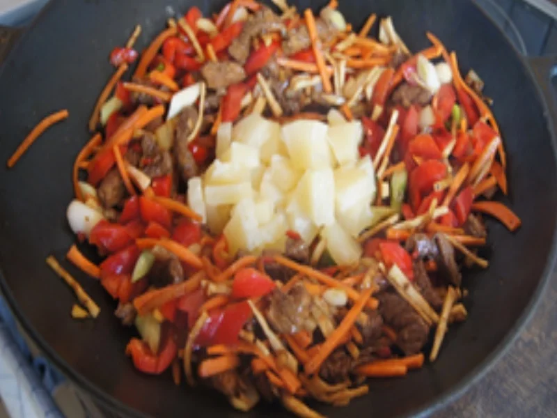 Asia-Nudeln mit Putenfleisch und Gemüse süßsauer - Rezept - Bild Nr. 15778