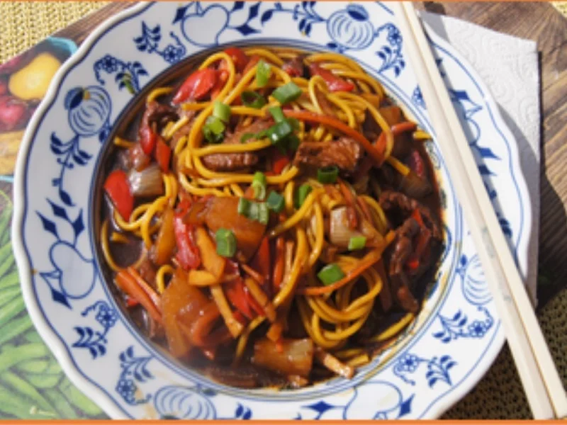Asia-Nudeln mit Putenfleisch und Gemüse süßsauer - Rezept - Bild Nr. 15787