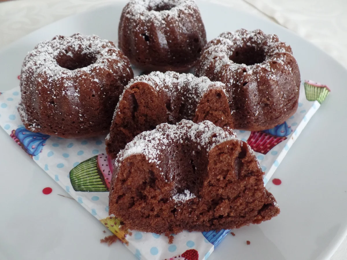 Rezept: Mini-Schoko-Gugelhupfe Bild Nr. 15759 Mini-Schoko-Gugelhupfe - Rezept - Bild Nr. 15759