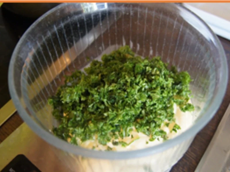 Zweierlei Spargel mit Petersilien-Hollandaise, Lachs und Drillingen - Rezept - Bild Nr. 7