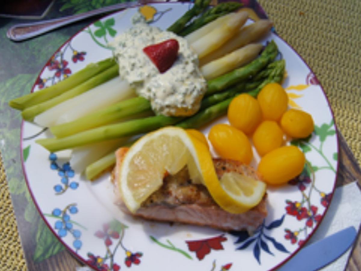 Zweierlei Spargel mit Petersilien-Hollandaise, Lachs und Drillingen - Rezept - Bild Nr. 10