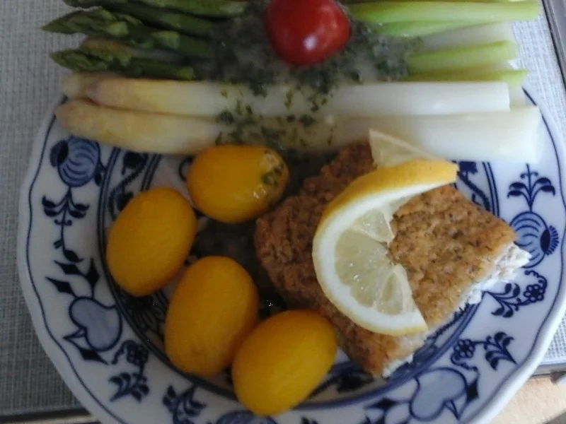 Rezept: Zweierlei Spargel mit Petersiliensauce, Schlemmerfilet und Drillingen Bild Nr. 15774 Zweierlei Spargel mit Petersiliensauce, Schlemmerfilet und Drillingen - Rezept - Bild Nr. 15774