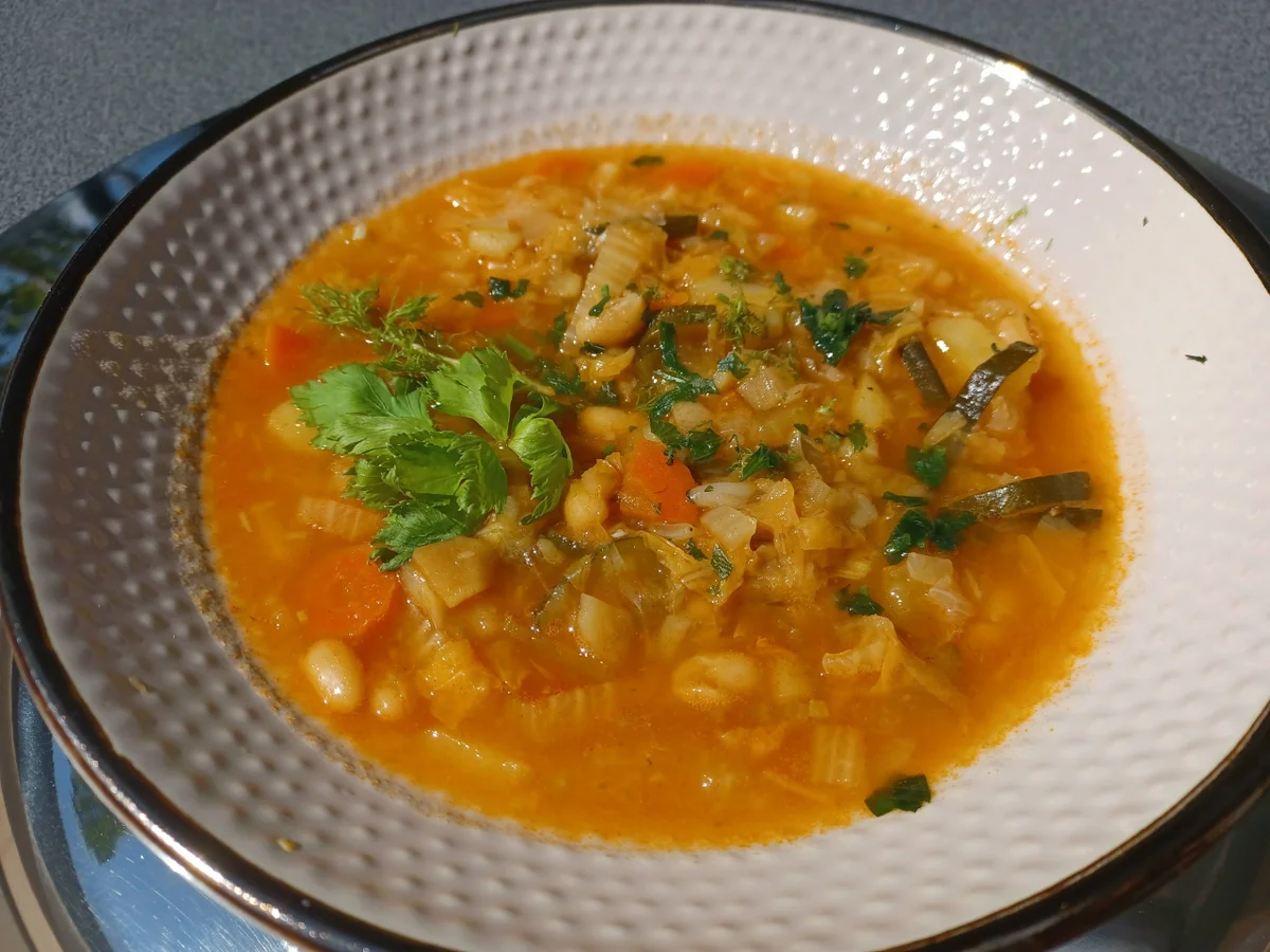 Rezept: Minestrone - kulinarische Weltreise 05/2022 Bild Nr. 15777 Minestrone - kulinarische Weltreise 05/2022 - Rezept - Bild Nr. 15777