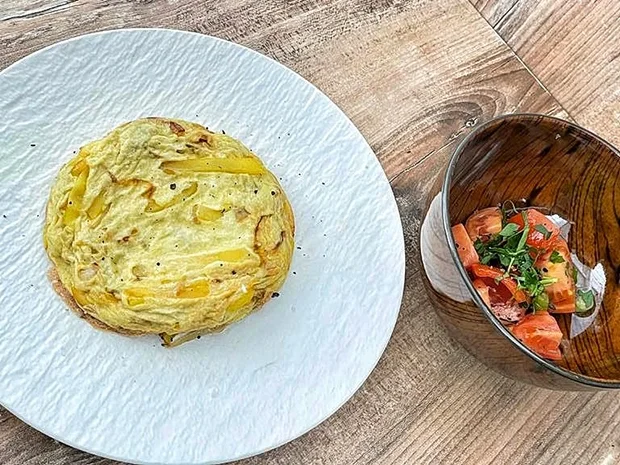 Spanische Tortilla mit Tomatensalat (Pierre M. Krause) - Rezept - Bild Nr. 15767