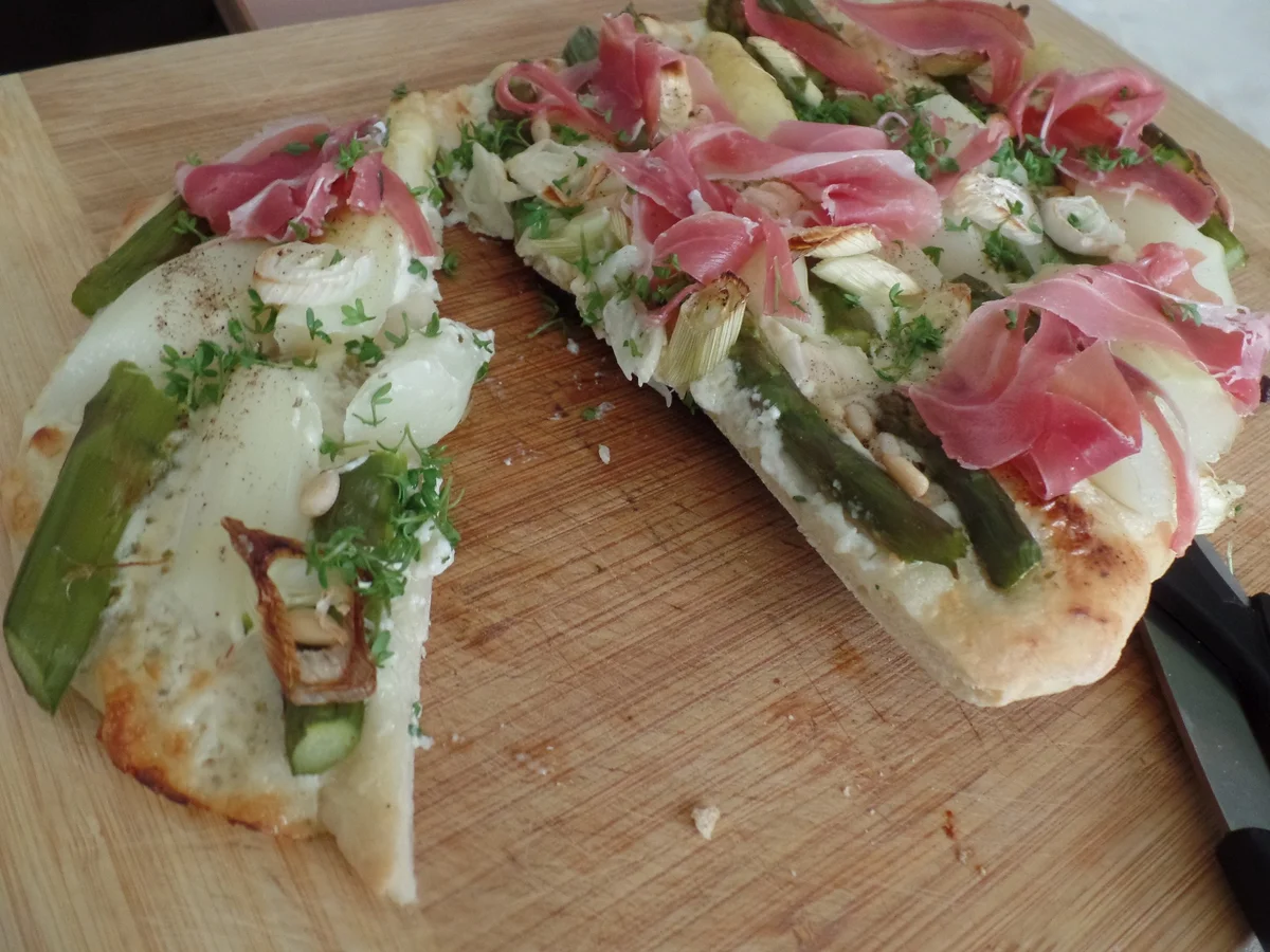 Spargel-Flammkuchen - Rezept - Bild Nr. 15790
