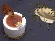 Zitronentörtchen mit zarten Pistazienknusperblättern und Pistazieneis - Rezept - Bild Nr. 2