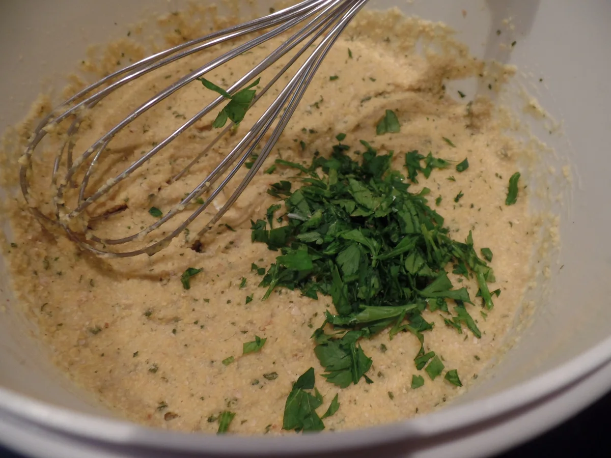 Falafel-Bratlinge auf Gurken-Salat - Rezept - Bild Nr. 15806