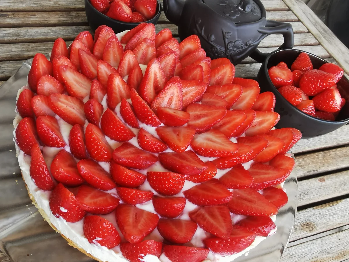 BiNe` S ERDBEER MASCARPONE TORTE - Rezept - Bild Nr. 15802