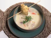 Fischsuppe mit Spinat-Dill-Brotschnecken und Chutney - Rezept - Bild Nr. 2