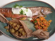 Saibling mit Kräutermöhren und Röstkartoffeln - Rezept - Bild Nr. 2
