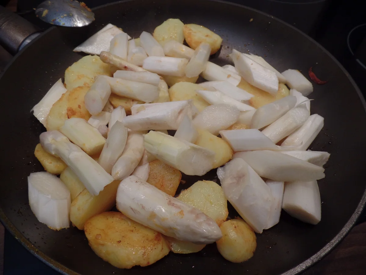 Spargel-Kartoffel-Tortilla mit Chorizo - Rezept - Bild Nr. 15809