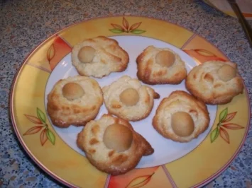 Rezept: Kokos-Marzipan Makronen Kokos-Marzipan Makronen - Rezept