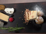 Mini-Windbeutel mit Rhabarber-Parfait und Käse aus der Region - Rezept - Bild Nr. 2