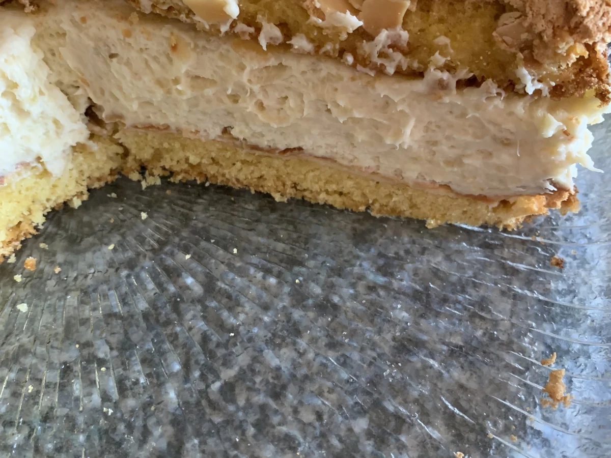 Rezept: Rhabarber-Sahne-Baiser-Torte mit Holunderaroma Bild Nr. 15812 Rhabarber-Sahne-Baiser-Torte mit Holunderaroma - Rezept - Bild Nr. 15812