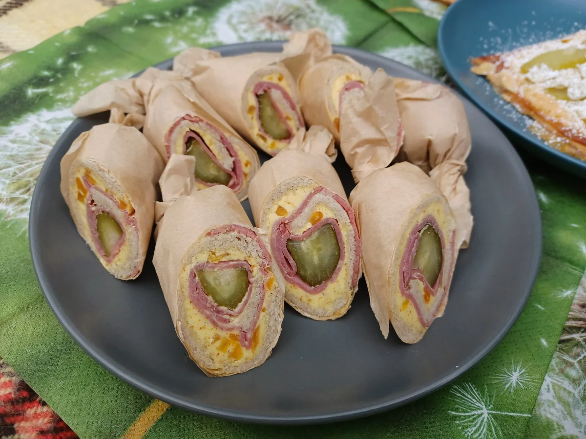 Sandwich-Rollen und Rhabarber-Tarte zur kochbar Challenge Mai 2022 - Rezept - Bild Nr. 15814