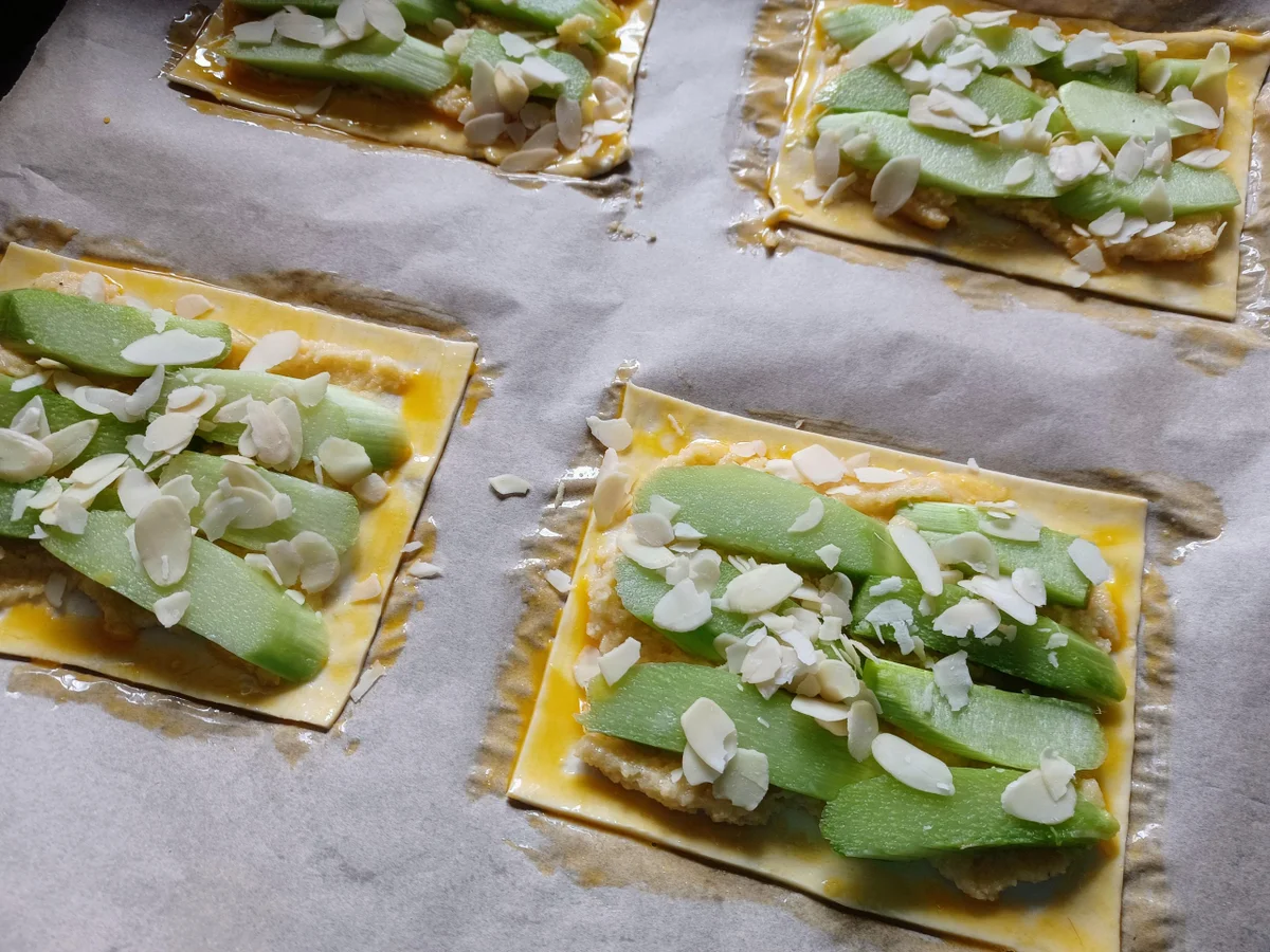 Sandwich-Rollen und Rhabarber-Tarte zur kochbar Challenge Mai 2022 - Rezept - Bild Nr. 15823