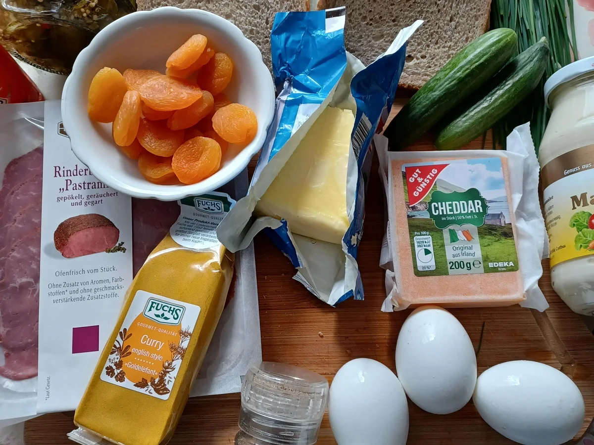 Sandwich-Rollen und Rhabarber-Tarte zur kochbar Challenge Mai 2022 - Rezept - Bild Nr. 15826