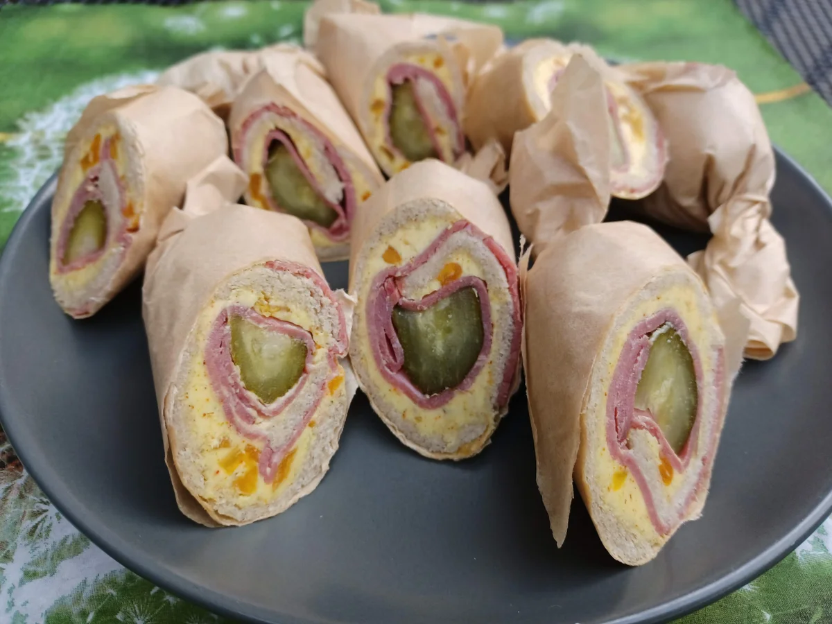 Sandwich-Rollen und Rhabarber-Tarte zur kochbar Challenge Mai 2022 - Rezept - Bild Nr. 15837