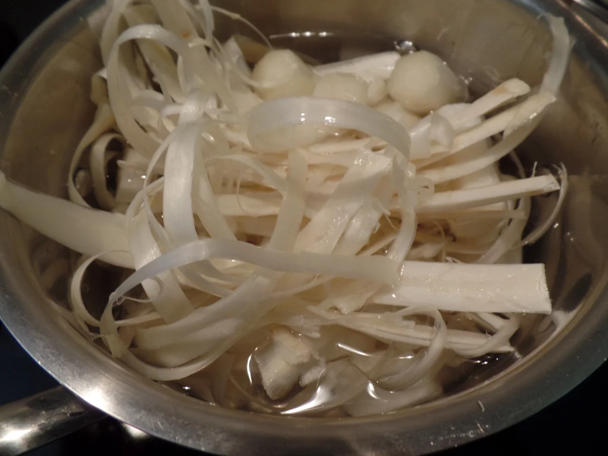 Rezept: Spargelcreme-Suppe aus Spargelschalen Bild Nr. 15832 Spargelcreme-Suppe aus Spargelschalen - Rezept - Bild Nr. 15832