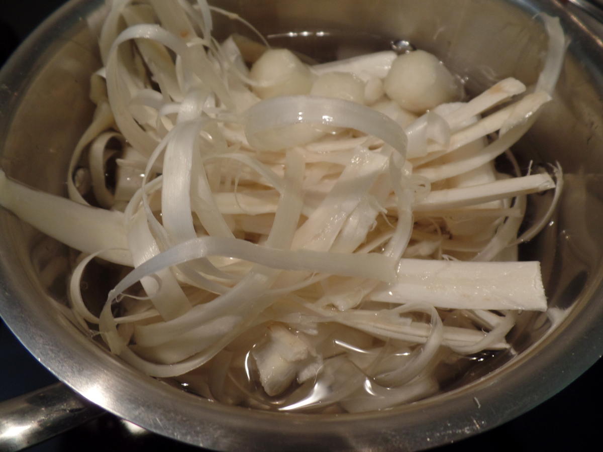Spargelcreme Suppe aus Spargelschalen - einfach - von Sheeva1960