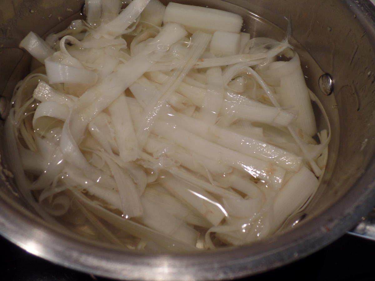 Spargelcreme Suppe aus Spargelschalen - einfach - von Sheeva1960