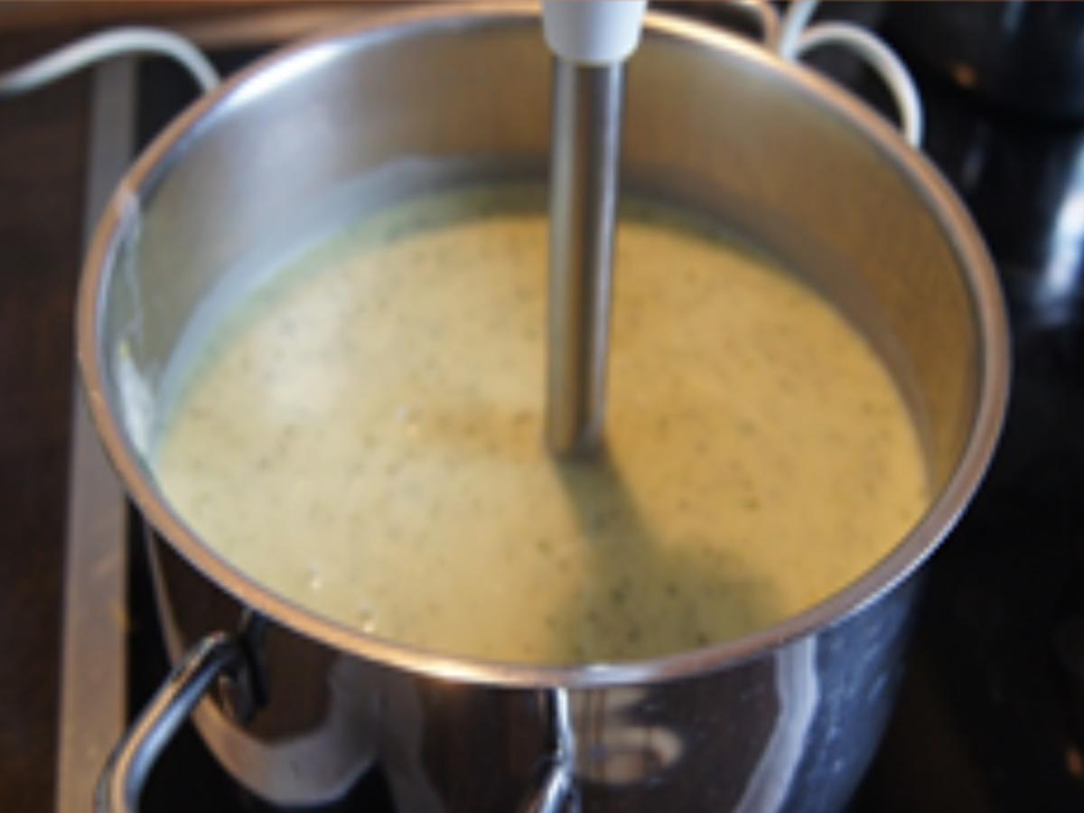 Zucchini-Zuckerschoten-Suppe mit Parmesan Hippen - Rezept - Bild Nr. 15836