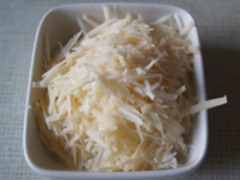 Rezept: Zucchini-Zuckerschoten-Suppe mit Parmesan Hippen Bild Nr. 15837 Zucchini-Zuckerschoten-Suppe mit Parmesan Hippen - Rezept - Bild Nr. 15837