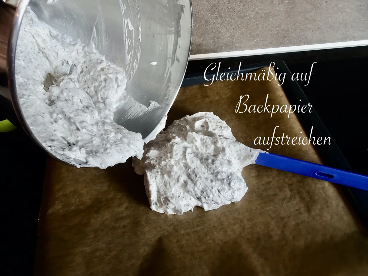 Rezept: Mandel Dacquoise mit feiner Kaffeecreme gefüllt Bild Nr. 15831 Mandel Dacquoise mit feiner Kaffeecreme gefüllt - Rezept - Bild Nr. 15831