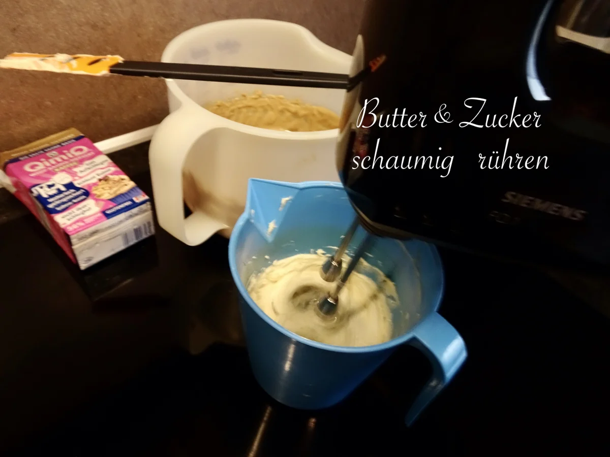 Rezept: Mandel Dacquoise mit feiner Kaffeecreme gefüllt Bild Nr. 15836 Mandel Dacquoise mit feiner Kaffeecreme gefüllt - Rezept - Bild Nr. 15836