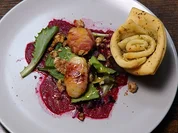Rote Beete mit Brotblumen, Ziegenkäse und Speck - Rezept - Bild Nr. 15830