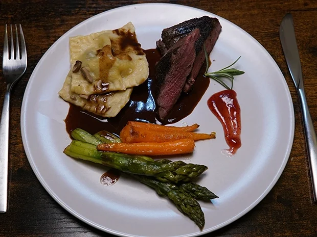 Rehrücken mit Nudeln und Gemüse - Rezept - Bild Nr. 15830