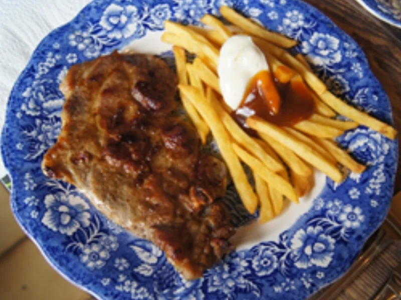 Rezept: Nackenkotelett mit Pommes Frites und gemischten Salat Bild Nr. 15833 Nackenkotelett mit Pommes Frites und gemischten Salat - Rezept - Bild Nr. 15833