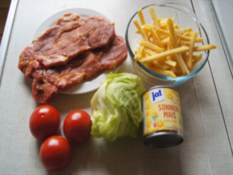 Rezept: Nackenkotelett mit Pommes Frites und gemischten Salat Bild Nr. 15834 Nackenkotelett mit Pommes Frites und gemischten Salat - Rezept - Bild Nr. 15834