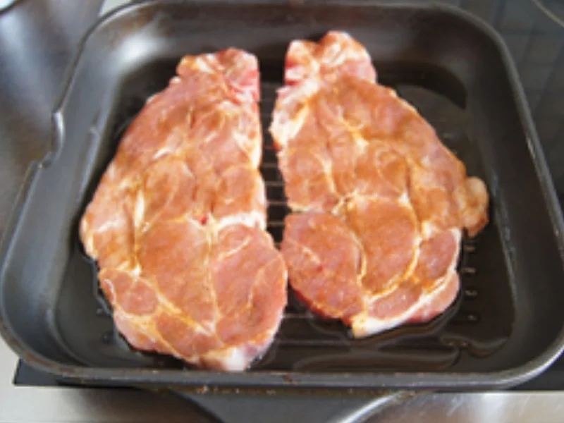 Rezept: Nackenkotelett mit Pommes Frites und gemischten Salat Bild Nr. 15835 Nackenkotelett mit Pommes Frites und gemischten Salat - Rezept - Bild Nr. 15835