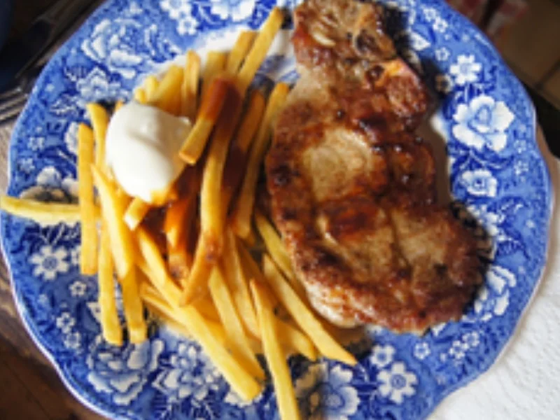 Rezept: Nackenkotelett mit Pommes Frites und gemischten Salat Bild Nr. 15838 Nackenkotelett mit Pommes Frites und gemischten Salat - Rezept - Bild Nr. 15838