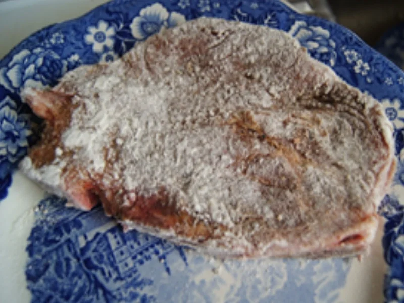 Paniertes Nackenkotelett mit Spargel und Frühkartoffeln - Rezept - Bild Nr. 15840