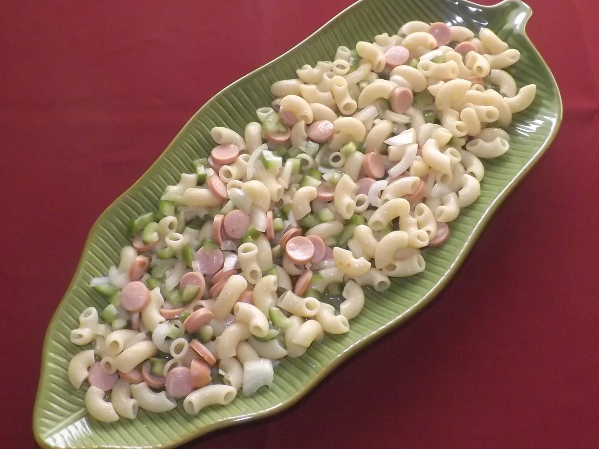 Paprika-Zwiebel-Nudelsalat mit Wienerle und Mango-Dressing - Rezept - Bild Nr. 2