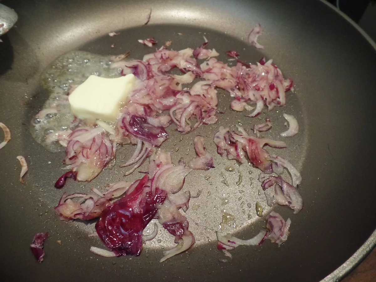 Gemälzte Gemüse-Maultaschen auf Salat - Rezept - Bild Nr. 15840