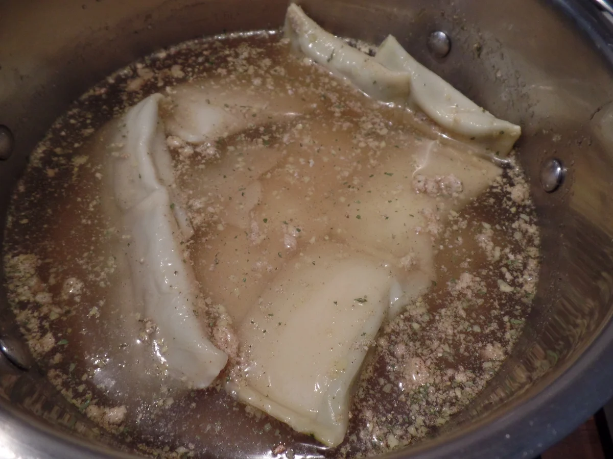 Gemälzte Gemüse-Maultaschen auf Salat - Rezept - Bild Nr. 15842