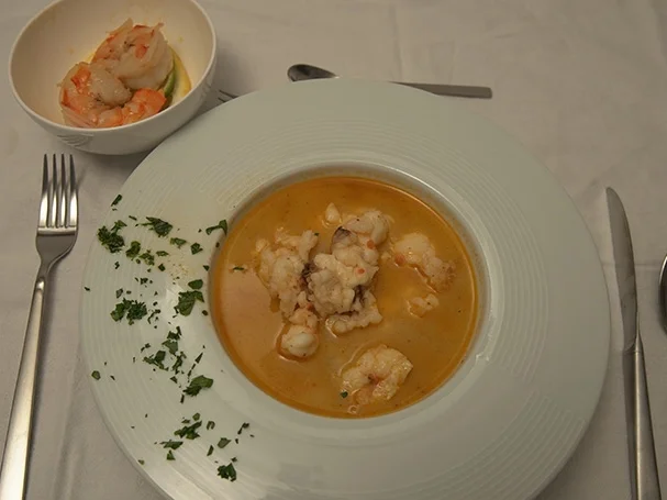 Rezept: Krustentiersuppe mit Langusten und Scamponi-Einlage Bild Nr. 2 Krustentiersuppe mit Langusten und Scamponi-Einlage - Rezept - Bild Nr. 2