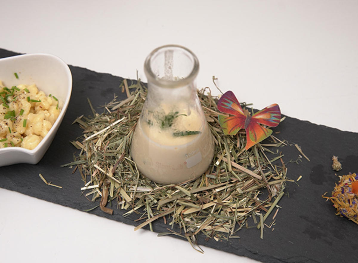 Käsespätzle mit Käsesuppe und Käsepralinen - Rezept - kochbar.de
