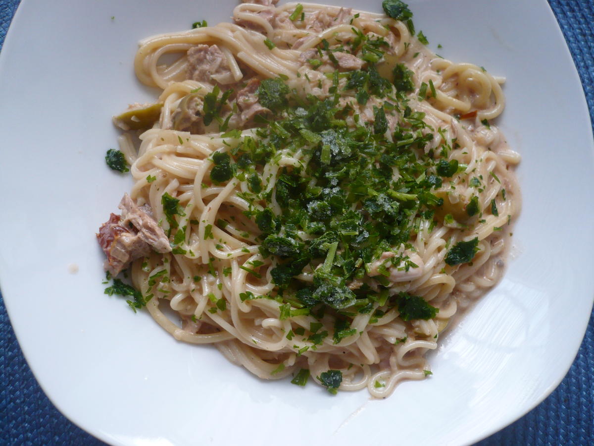 Spaghetti mit Thunfisch - Sahne - Soße - Rezept - Bild Nr. 2