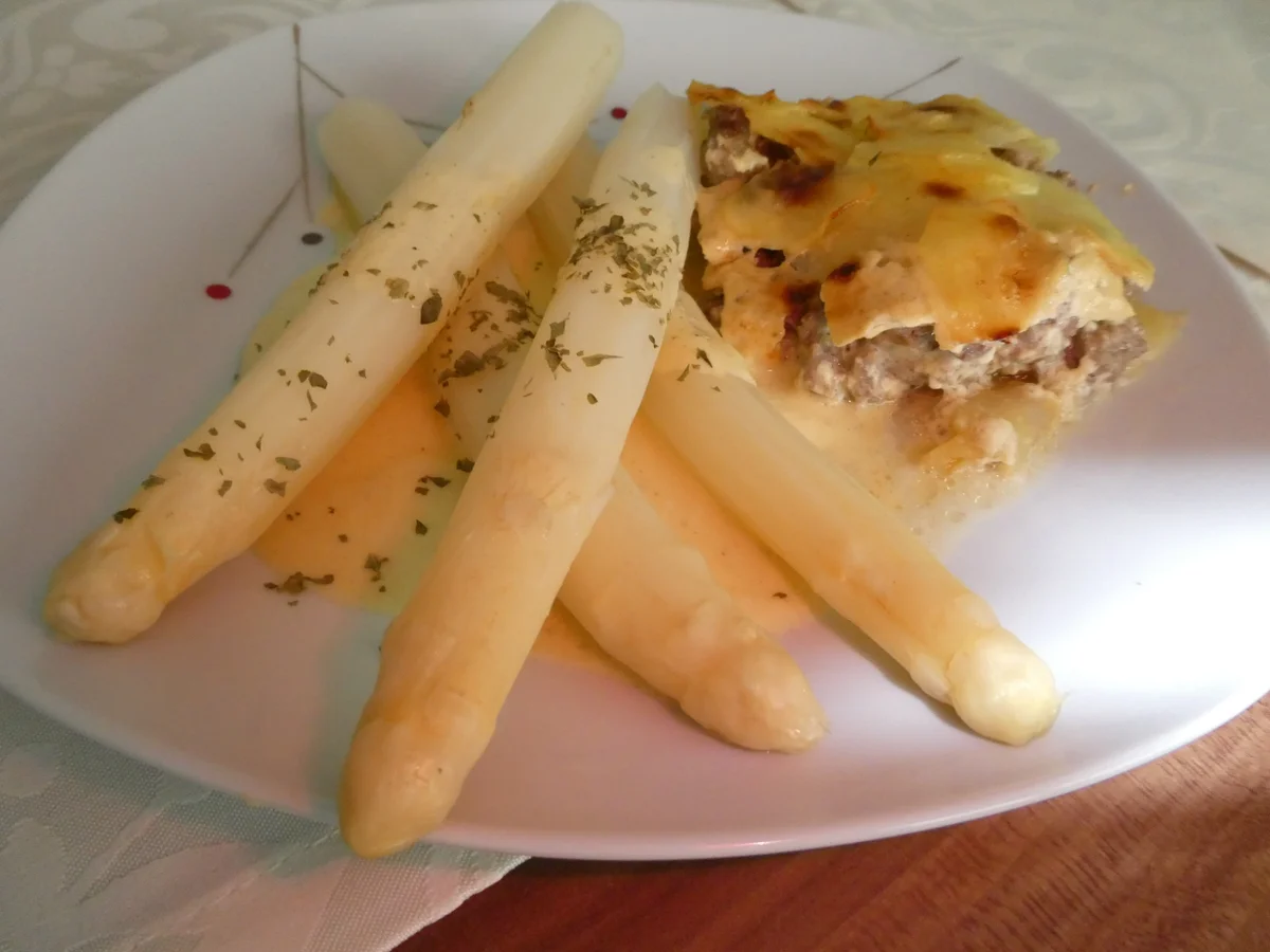 Rezept: Kartoffel-Hack-Gratin mit Spargel und einer cremiger Sauce Bild Nr. 15858 Kartoffel-Hack-Gratin mit Spargel und einer cremiger Sauce - Rezept - Bild Nr. 15858