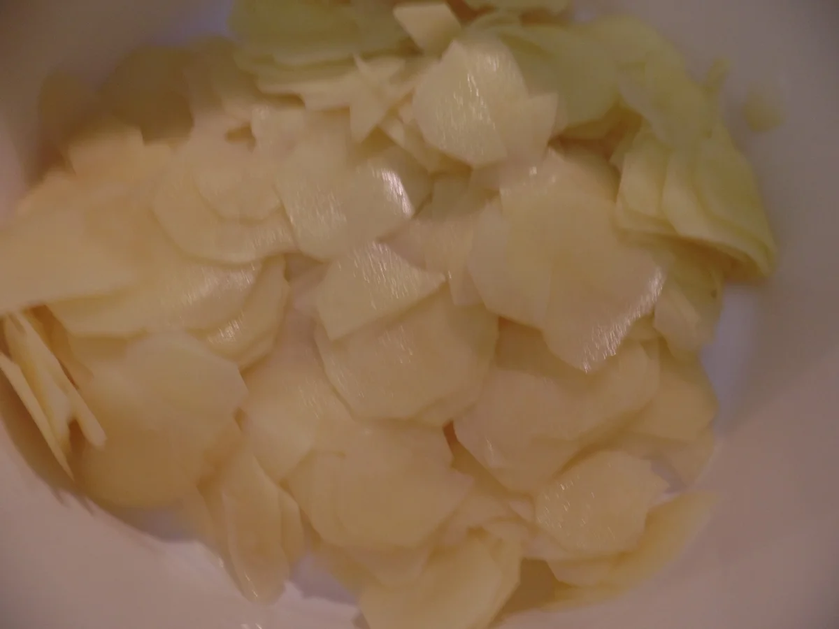 Rezept: Kartoffel-Hack-Gratin mit Spargel und einer cremiger Sauce Bild Nr. 15866 Kartoffel-Hack-Gratin mit Spargel und einer cremiger Sauce - Rezept - Bild Nr. 15866