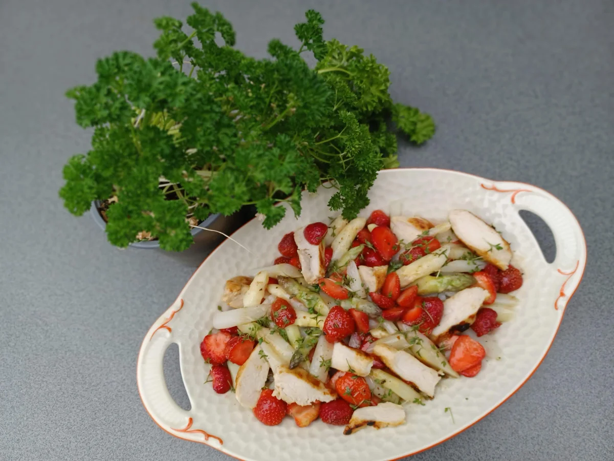Spargelsalat zur kochbar Challenge Juni 2022 - Rezept - Bild Nr. 2