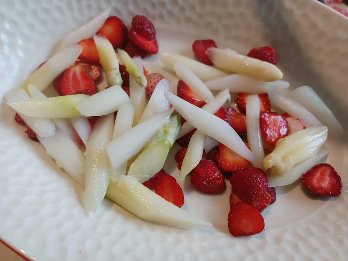 Spargelsalat zur kochbar Challenge Juni 2022 - Rezept - Bild Nr. 15924