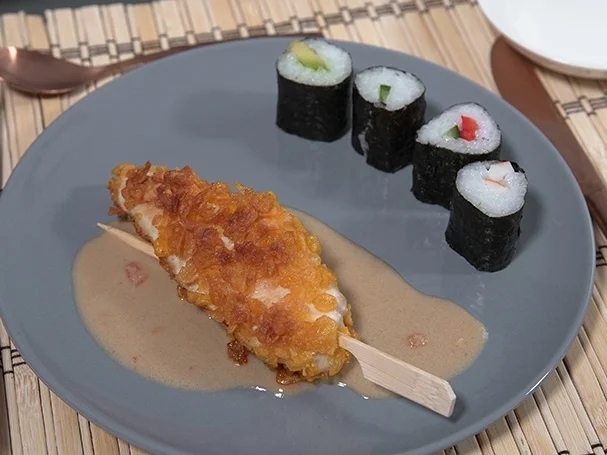 Rezept: Maki mit Chicken Fingers und Erdnusssoße Bild Nr. 15918 Maki mit Chicken Fingers und Erdnusssoße - Rezept - Bild Nr. 15918