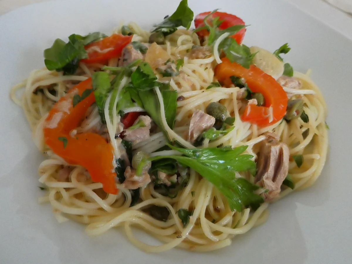 Rezept: Cappellini mit Paprika-Thunfisch und Kapern Bild Nr. 15923 Cappellini mit Paprika-Thunfisch und Kapern - Rezept - Bild Nr. 15923