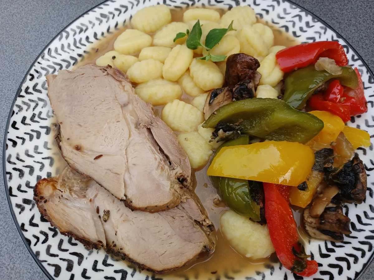 Schweinebraten mit Paprikagemüse - Rezept - Bild Nr. 15924